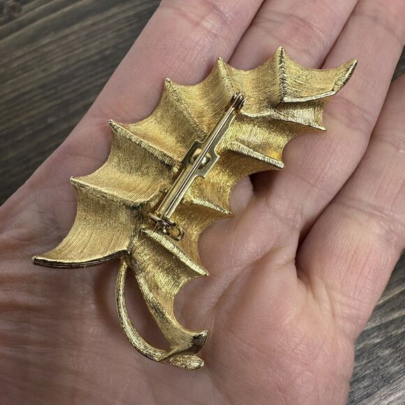 3 Vintage Gold Tone Textured Leaf Brooch Pins Feather Costume Estate Jewelry - Picture 6 of 16